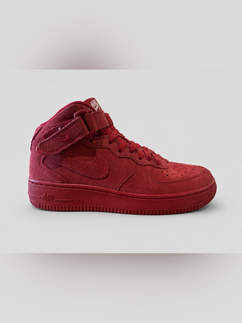 Nike Air Force 1 Mid (GS) “Gym Red” Suede
SKU: 314195-603
